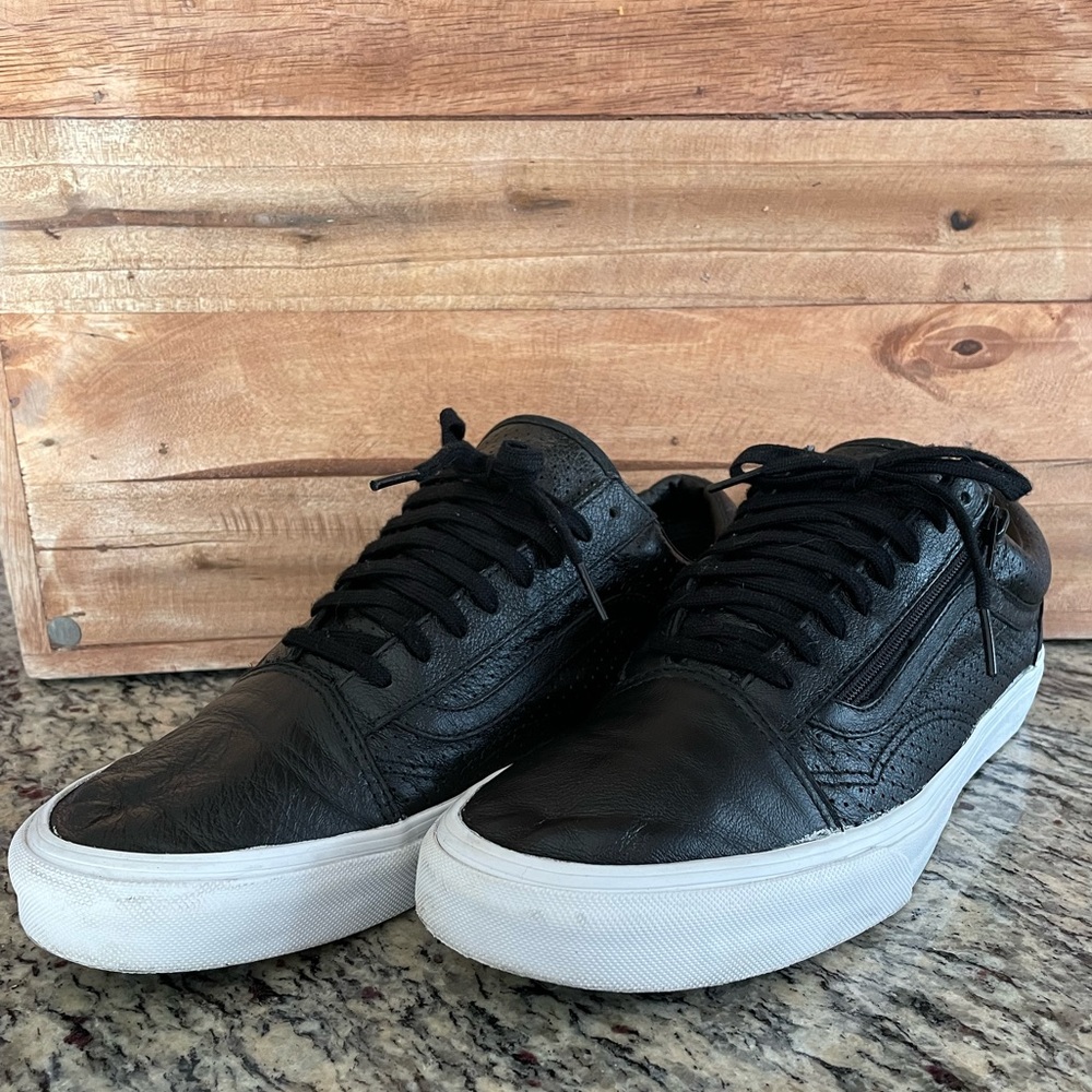 Mens Vans size 11 zip up leather